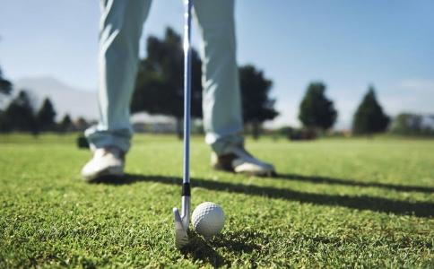 打高尔夫球可以减肥吗 高尔夫球消耗的热量