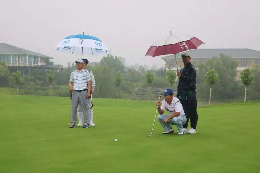 雨天打高尔夫想要拿到好成绩，这些事项要注意